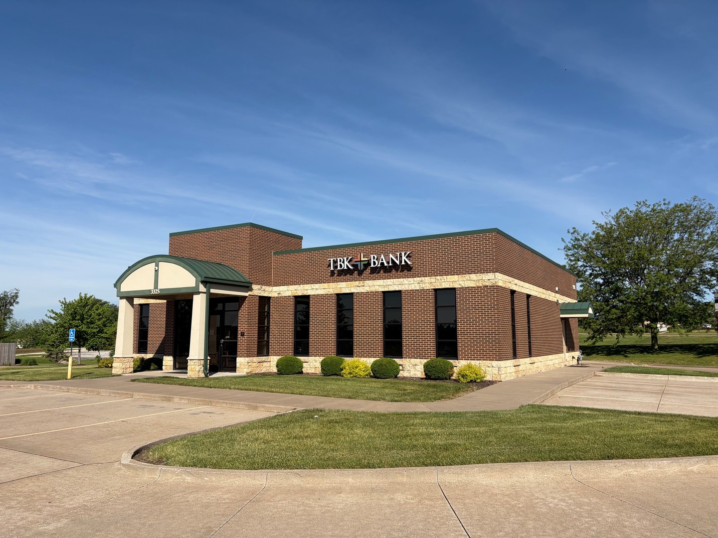 3325 W Kimberly Road, Davenport, IA