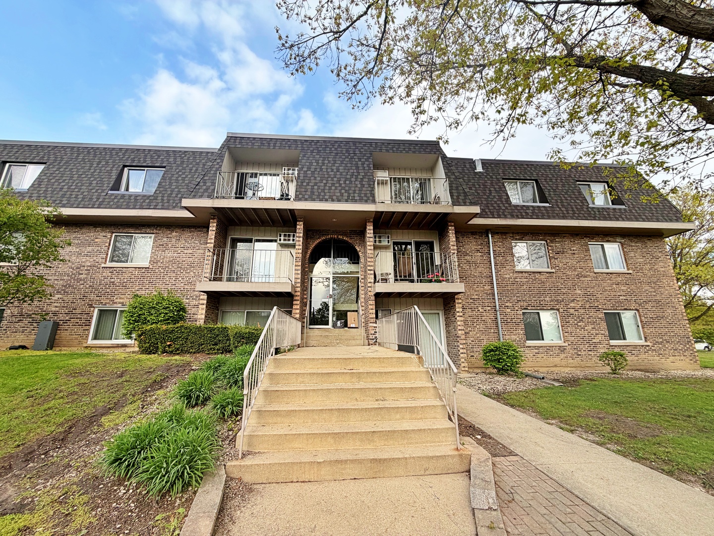 841 Blossom Lane #203, Prospect Heights, IL