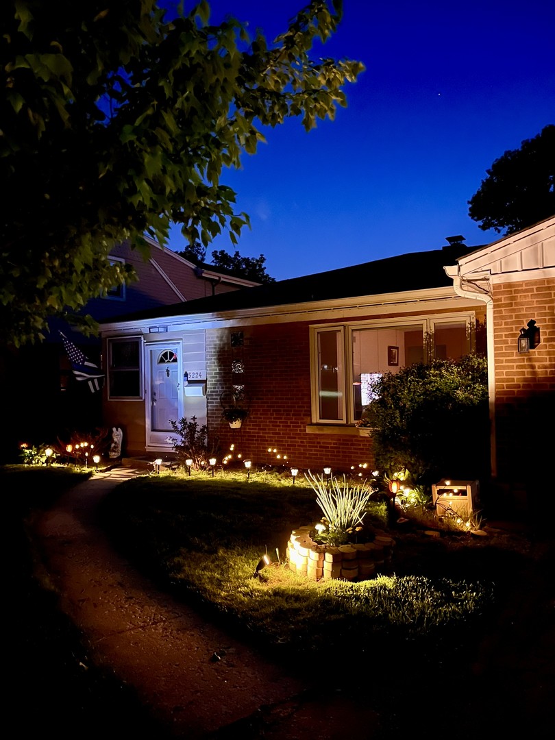 5224 Wolf Road, Western Springs, IL