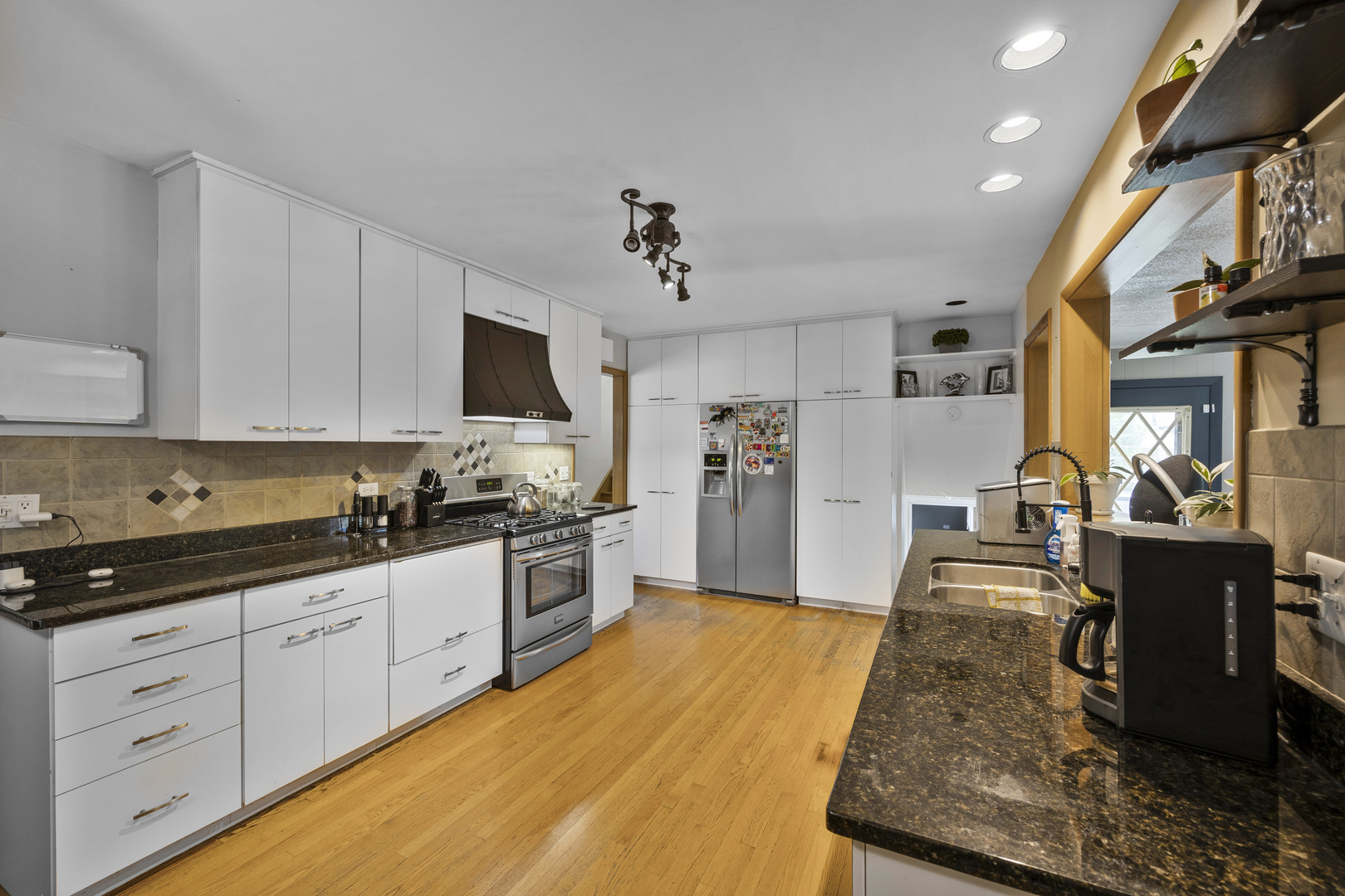 724 Lexington Drive, Chicago Heights, IL