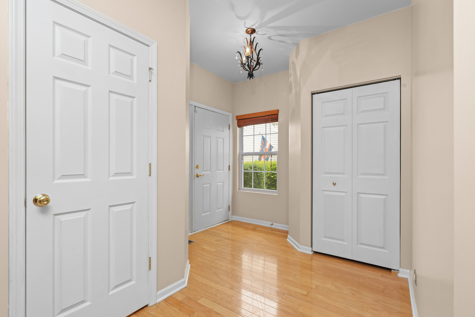 3270 Ronan Drive, Lake In The Hills, IL