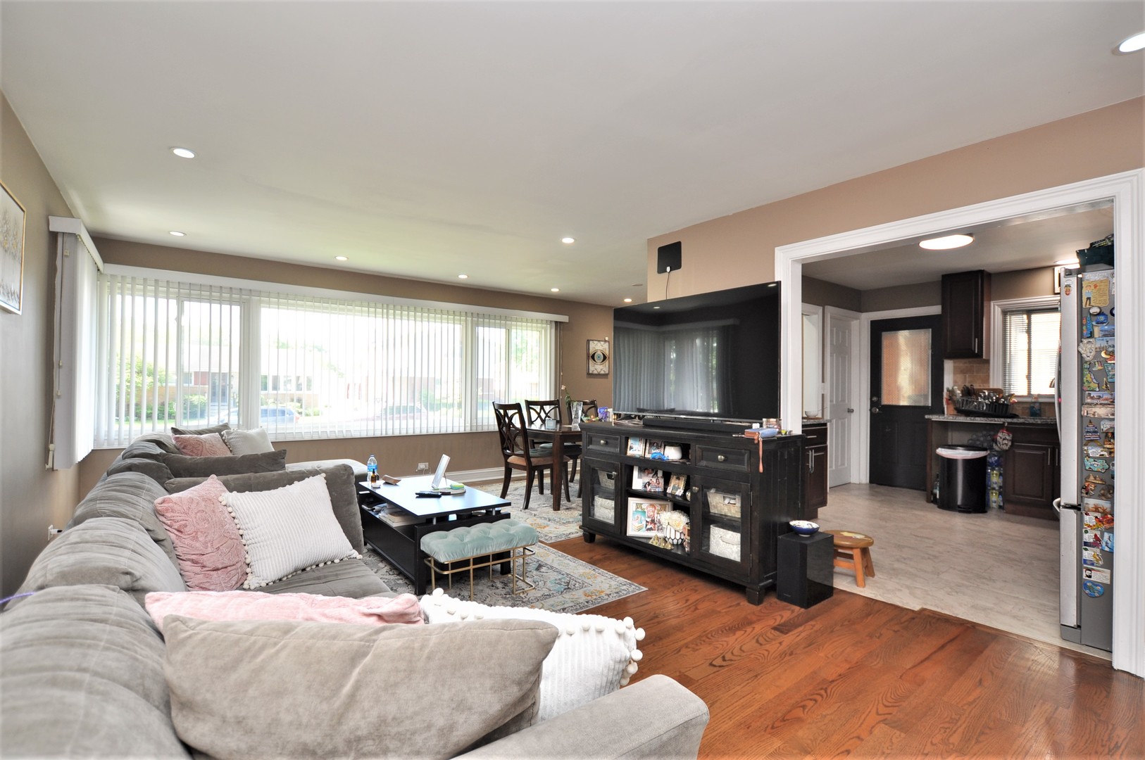7226 W Conrad Avenue, Niles, IL
