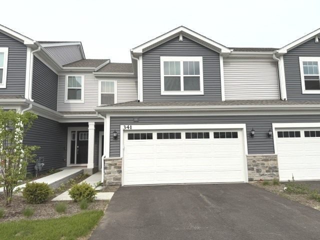341 Red Oak Circle, Volo, IL