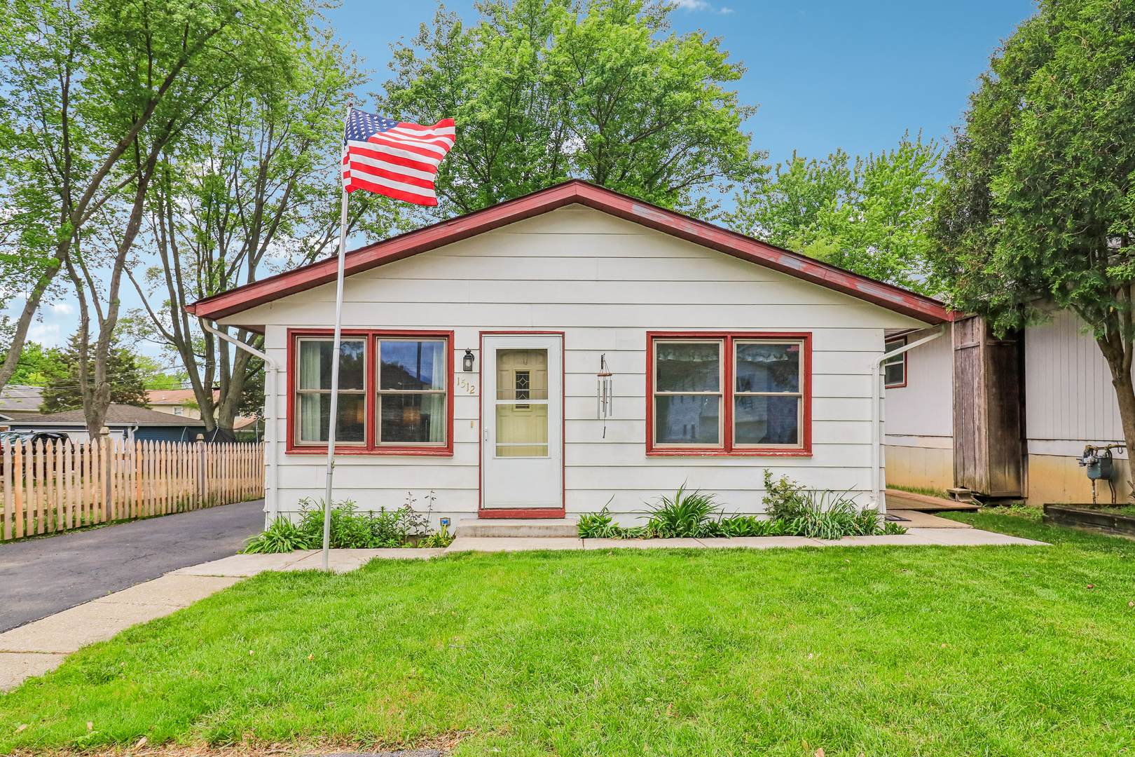 1512 Elm Avenue, Round Lake Beach, IL