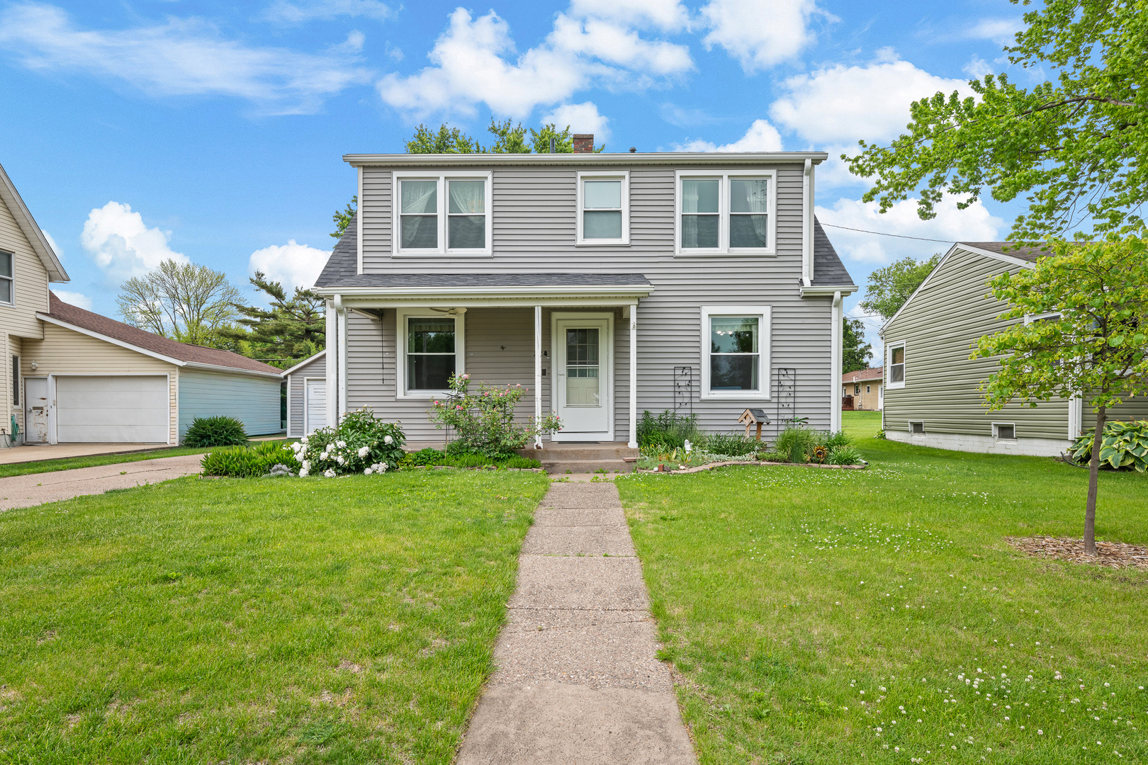 224 E James Street, Walcott, IA