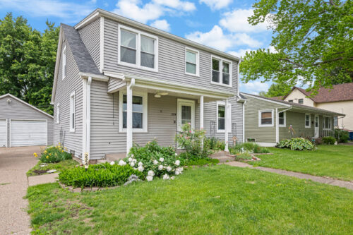 224 E James Street, Walcott, IA