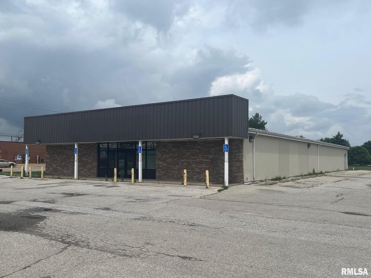 702 N Highway 61 Highway, Wapello, IA