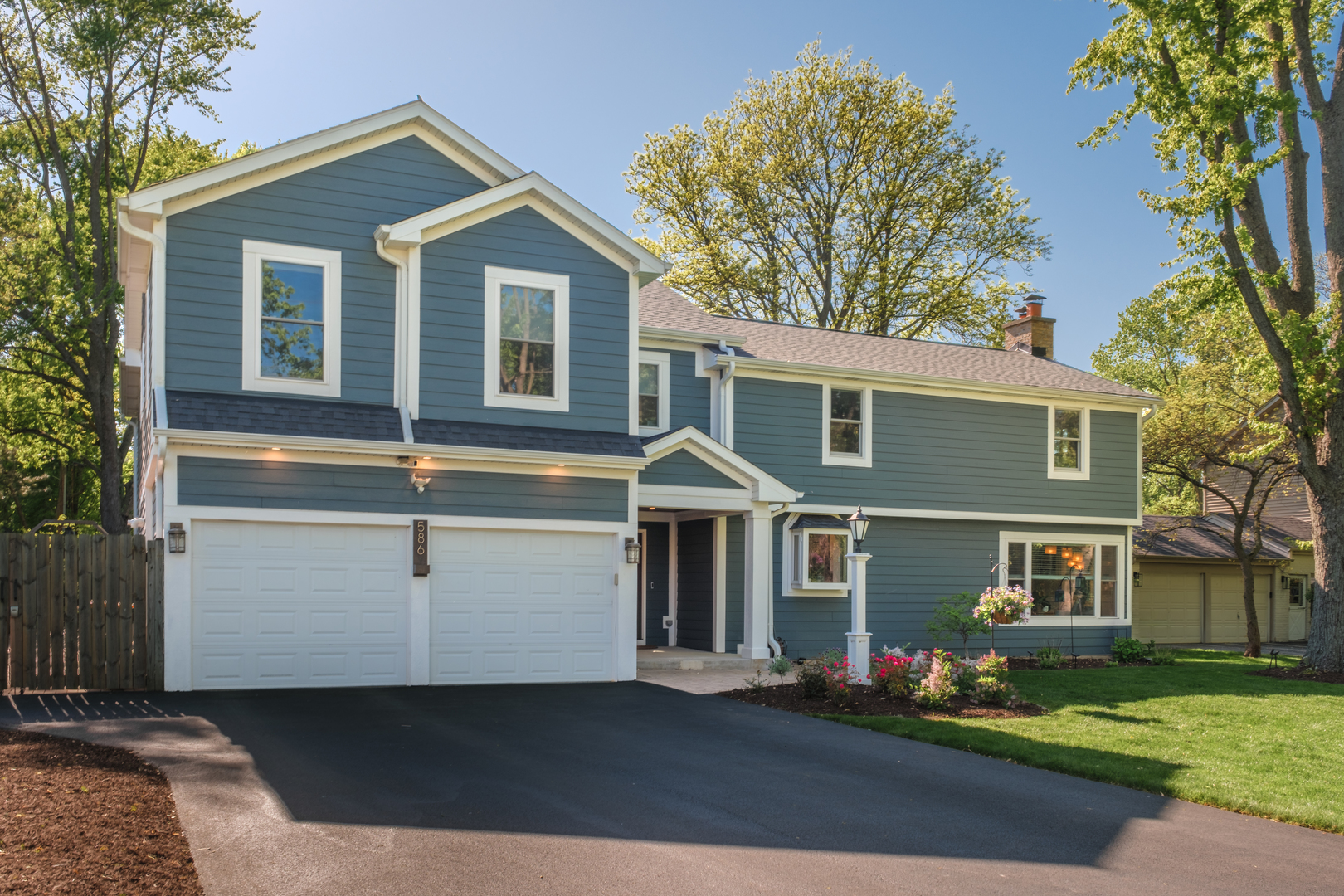 586 EARL Drive, Northfield, IL