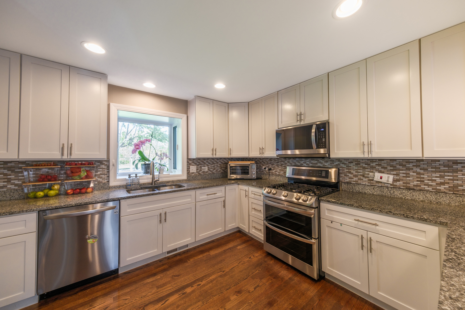 586 EARL Drive, Northfield, IL