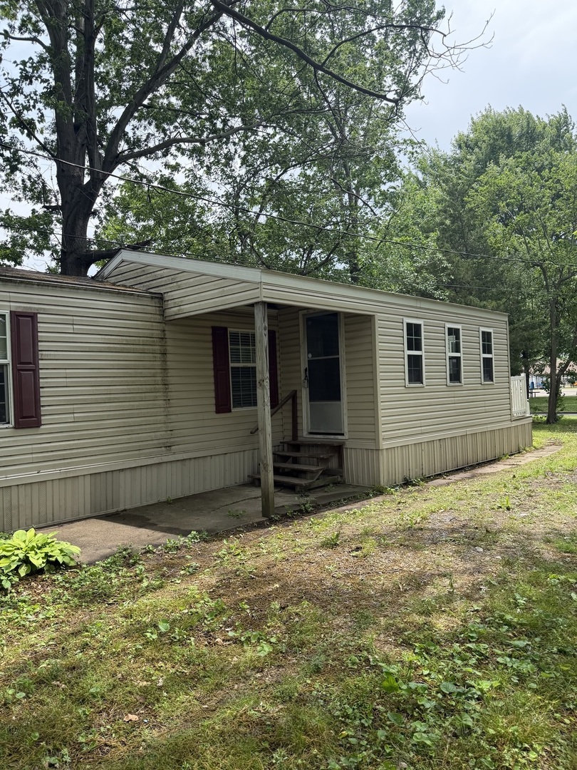 309 W Sylvia Avenue, Christopher, IL