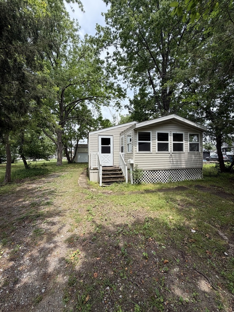 309 W Sylvia Avenue, Christopher, IL