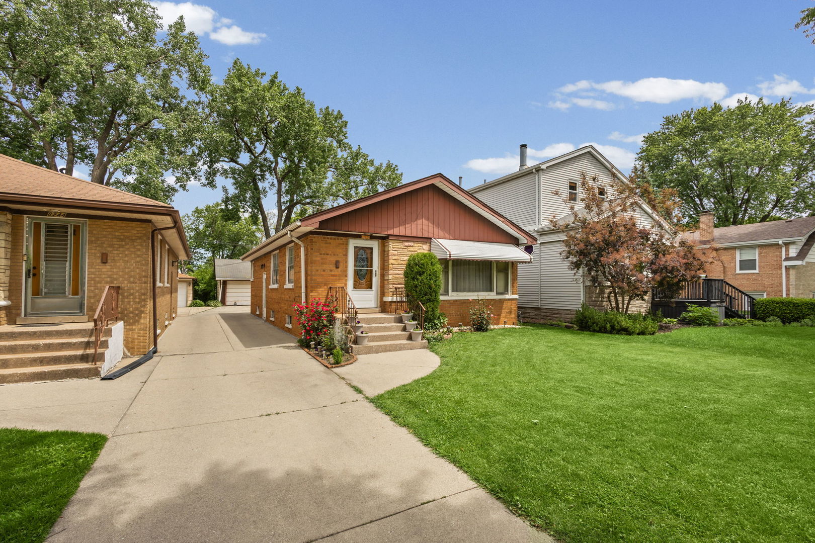 8240 45th Street, Lyons, IL