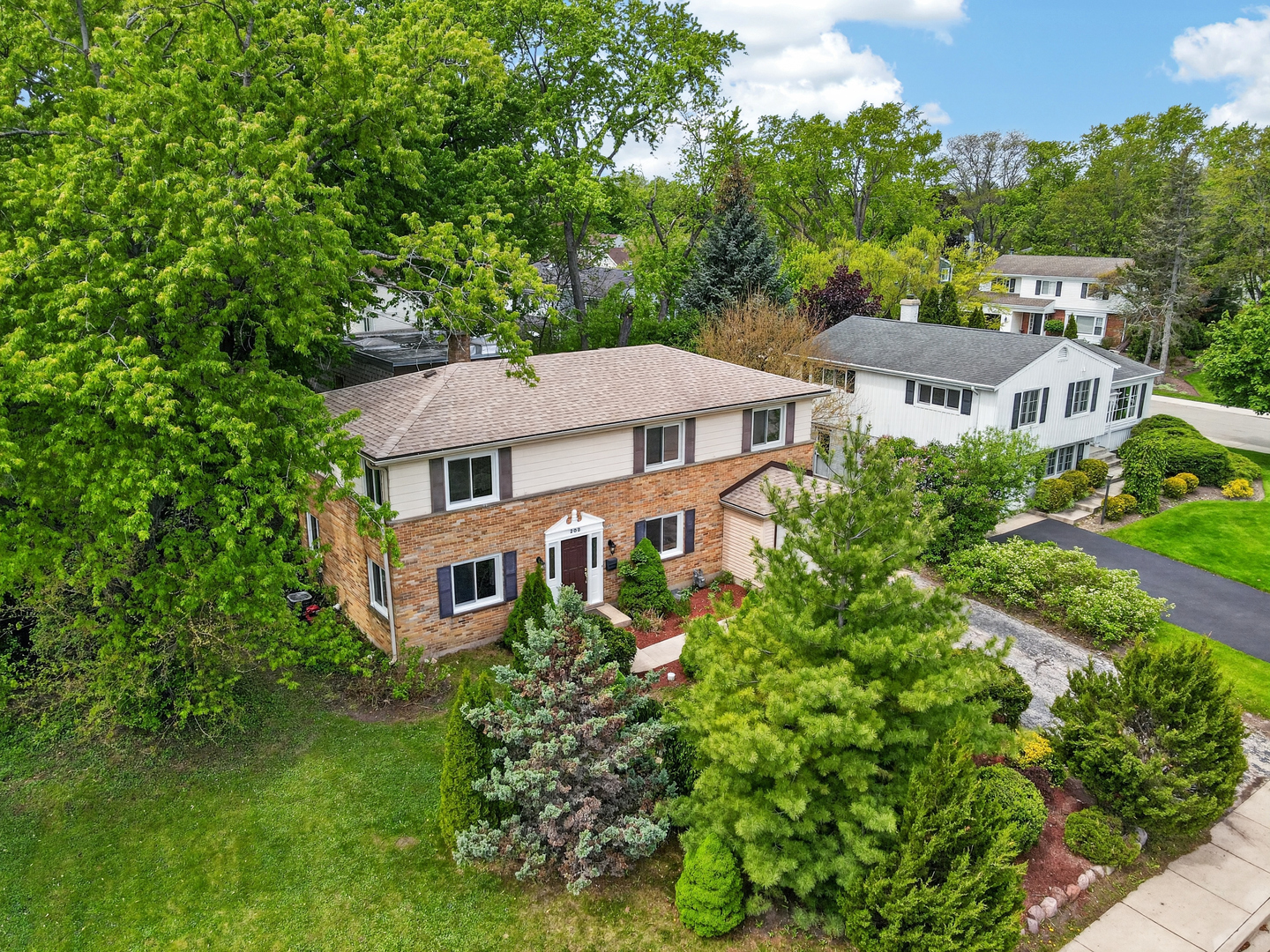 208 Pine Street, Deerfield, IL