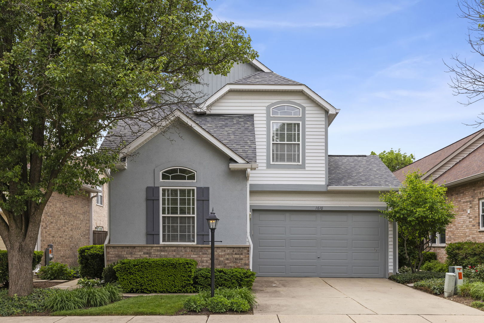 1610 Astor Avenue, Oakbrook Terrace, IL