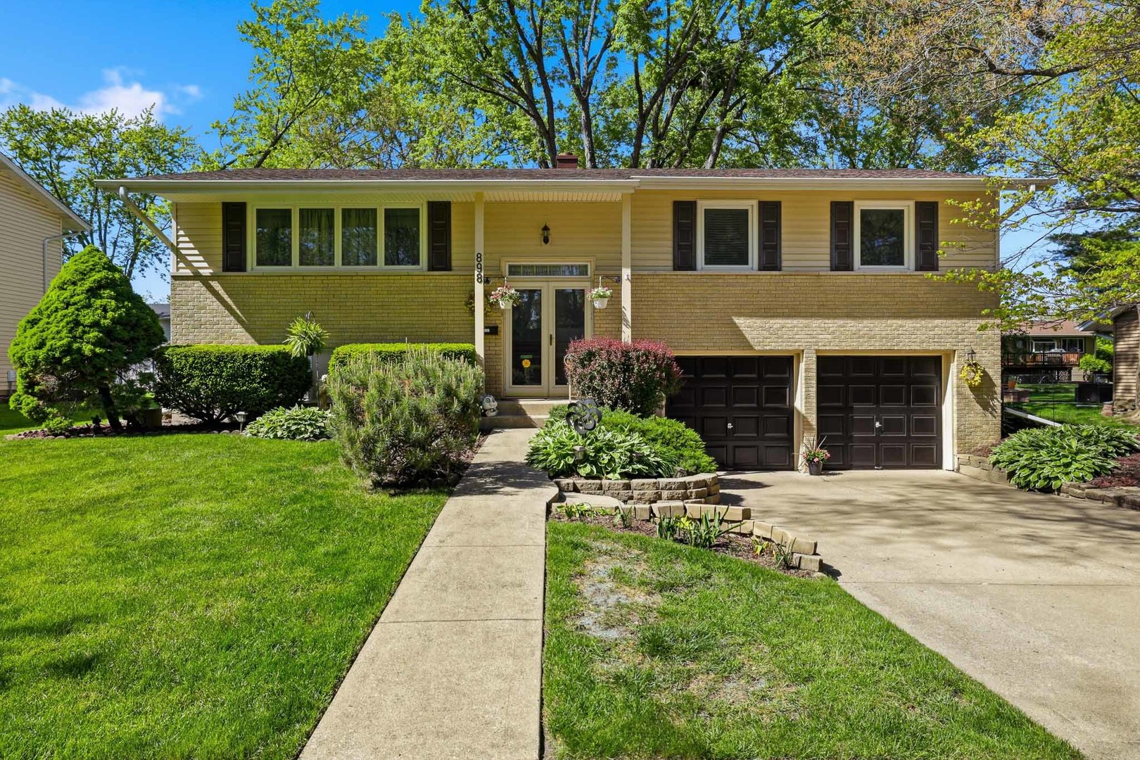 898 E Schirra Drive, Palatine, IL