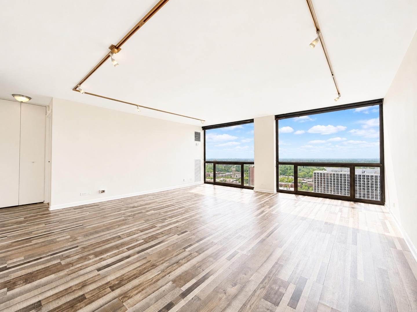 4343 N Clarendon Avenue #2707, Chicago, IL