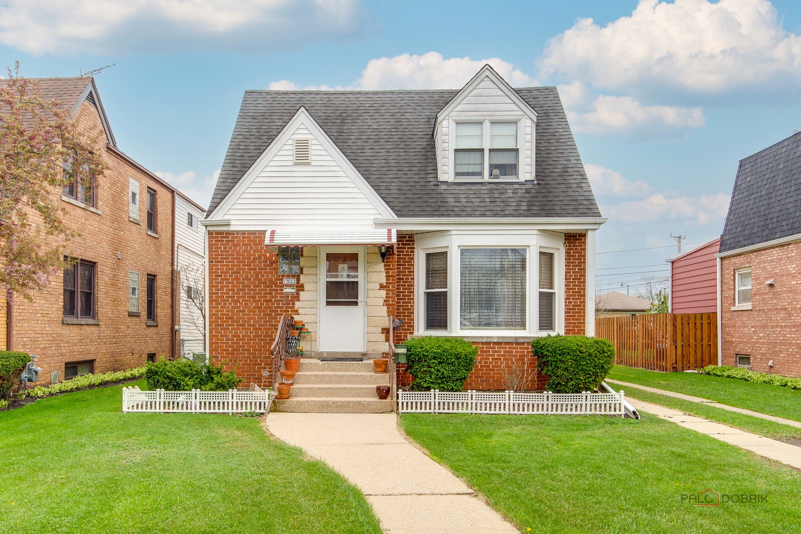 7523 W Cleveland Street, Niles, IL