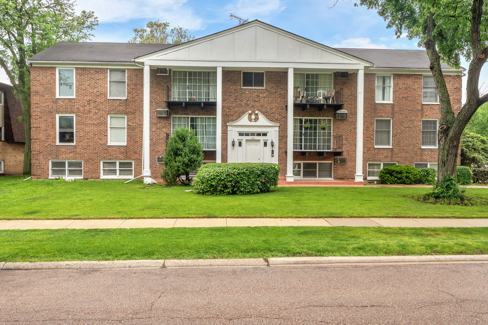 1740 Felten Road, Aurora, IL