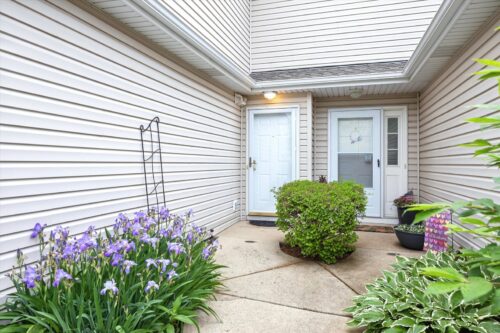 1673 Waterford Road, North Aurora, IL