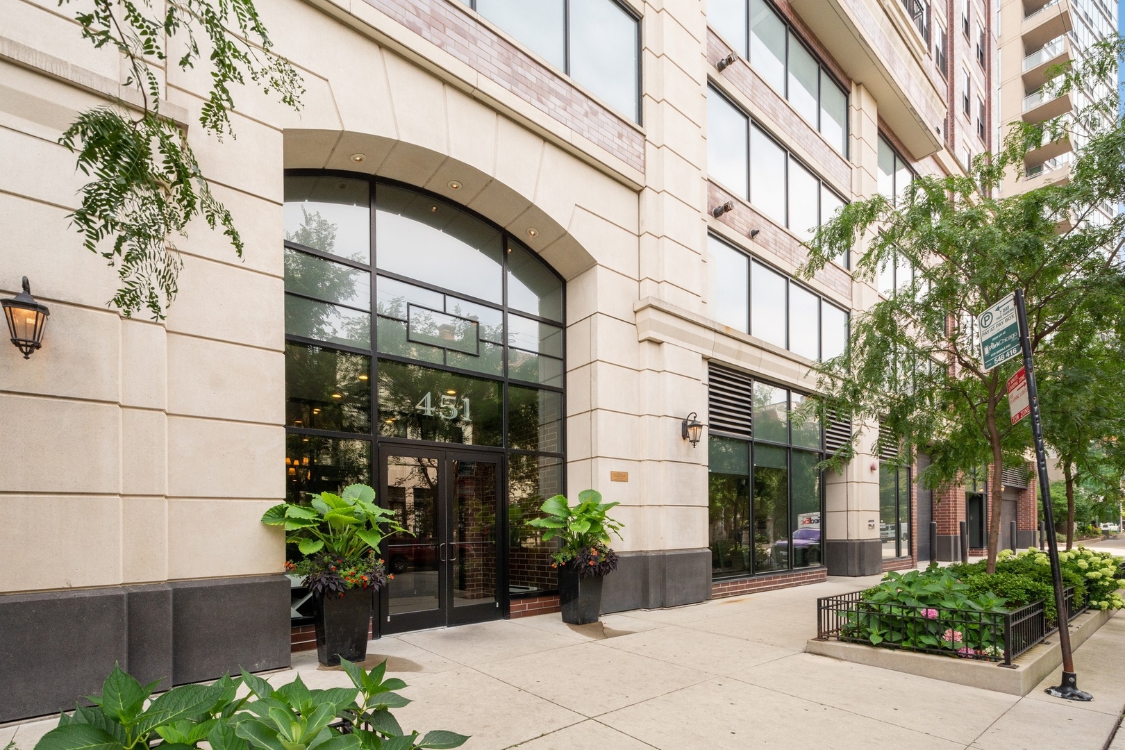 451 W HURON Street #509, Chicago, IL