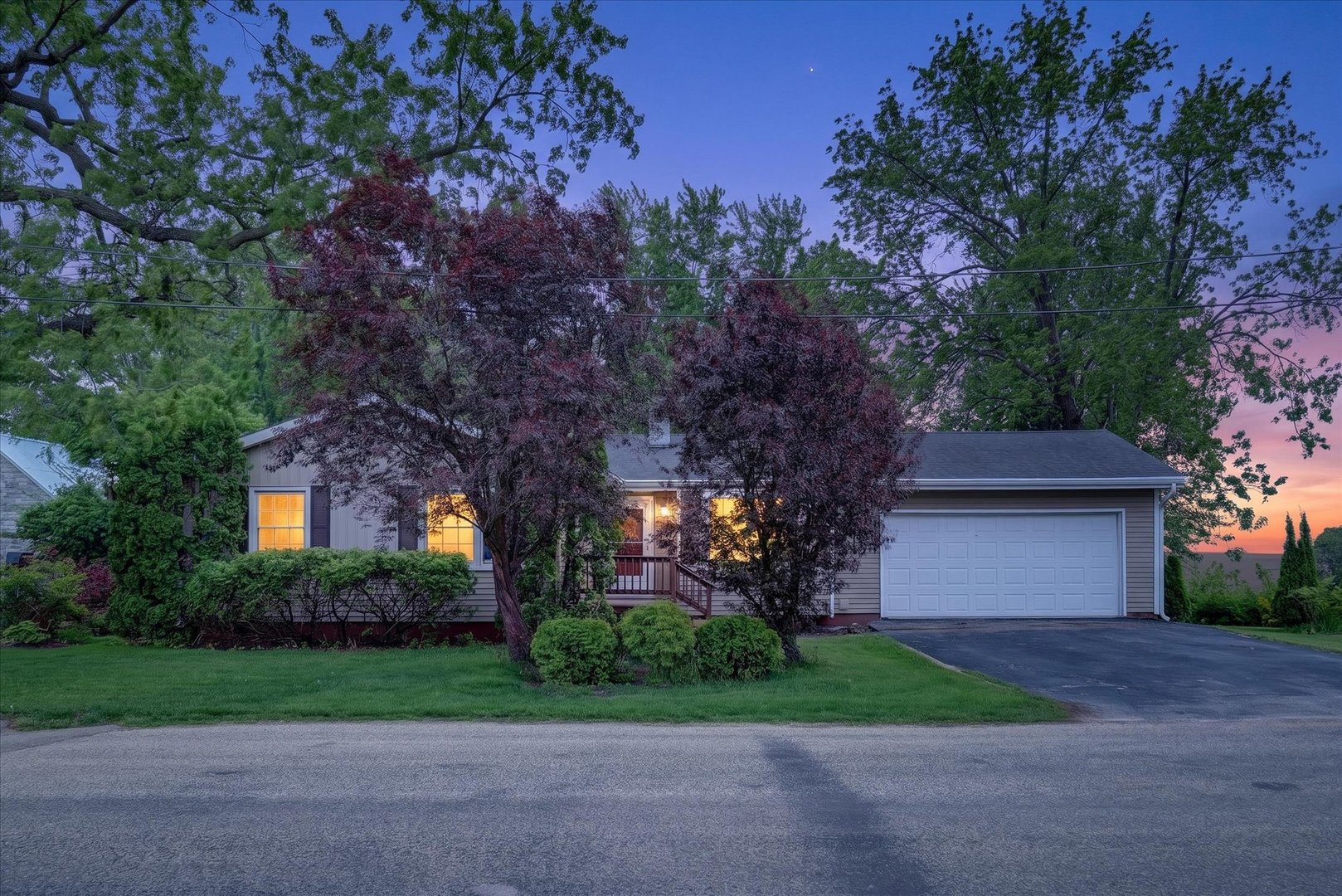 405 W Cherry Street, Forreston, IL