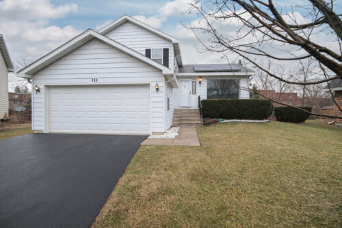 305 Elwood Court, Westmont, IL