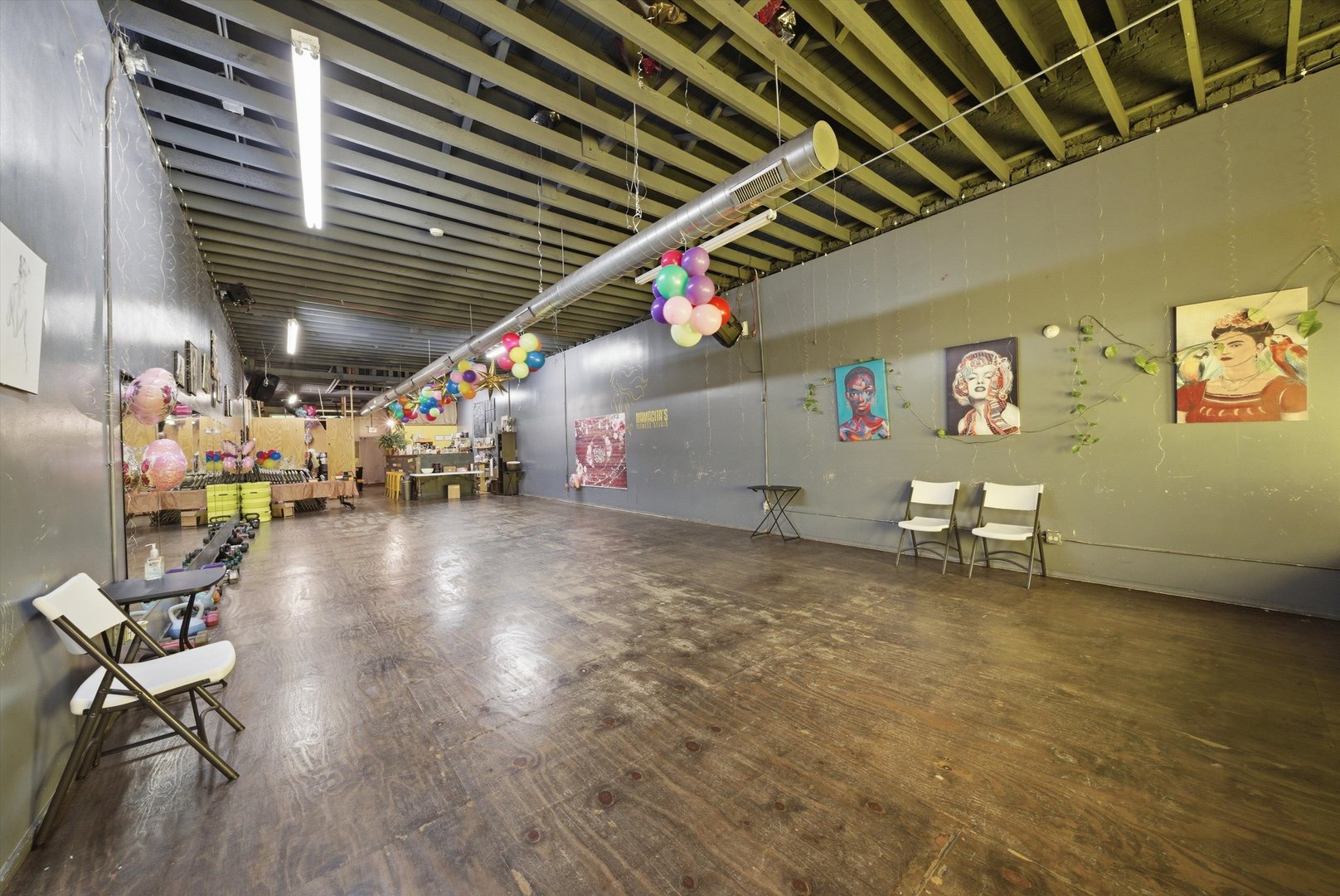 3348 W montrose Avenue, Chicago, IL