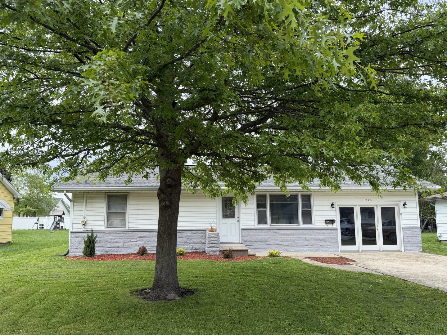 1165 Roselawn Drive, Paxton, IL