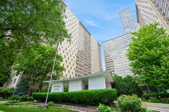3950 N Lake Shore Drive #205A, Chicago, IL