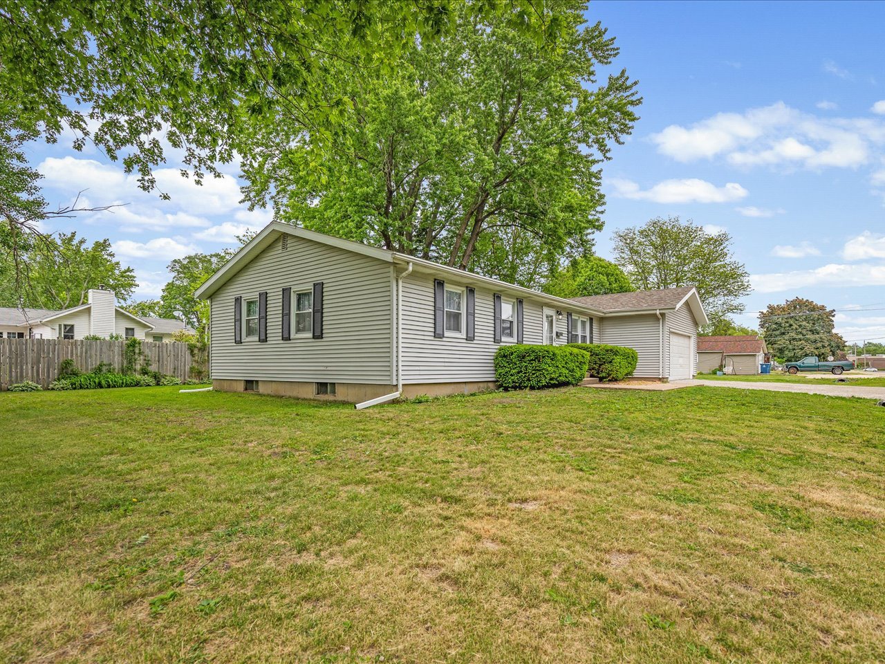 118 W Hawley Street, Amboy, IL
