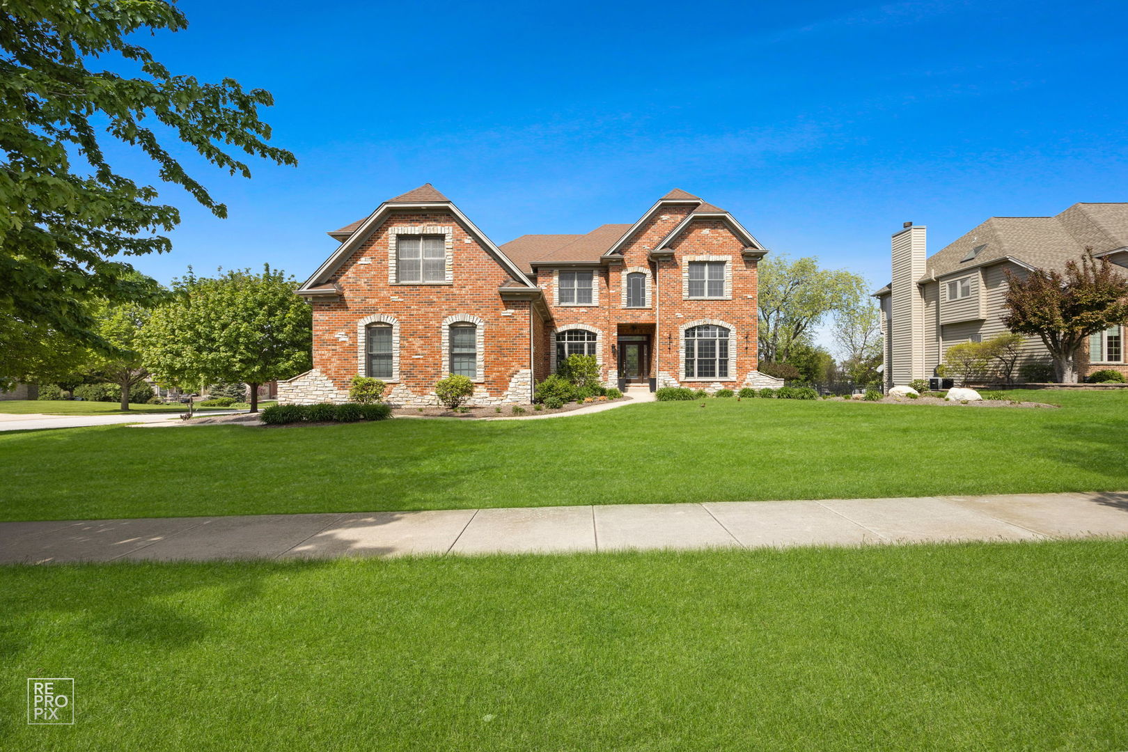 600 Willow Street, Sugar Grove, IL