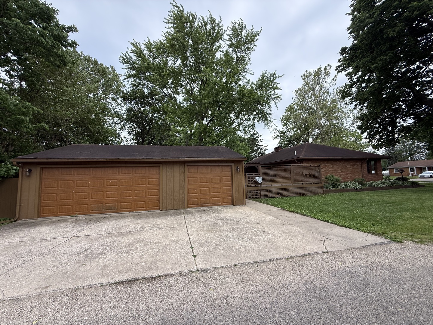 1048 Warren Street, Henry, IL