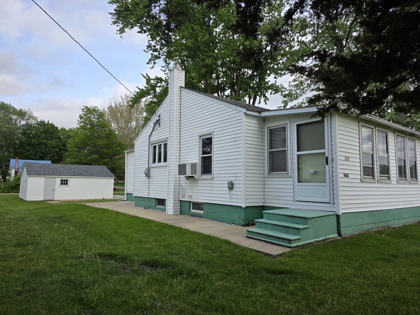 811 Jackson Street, Prophetstown, IL