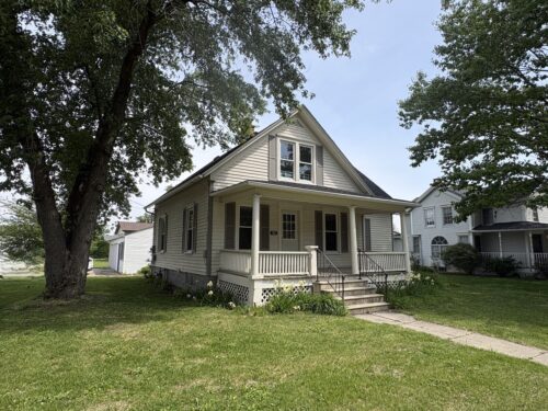 302 Oak Street, Earlville, IL