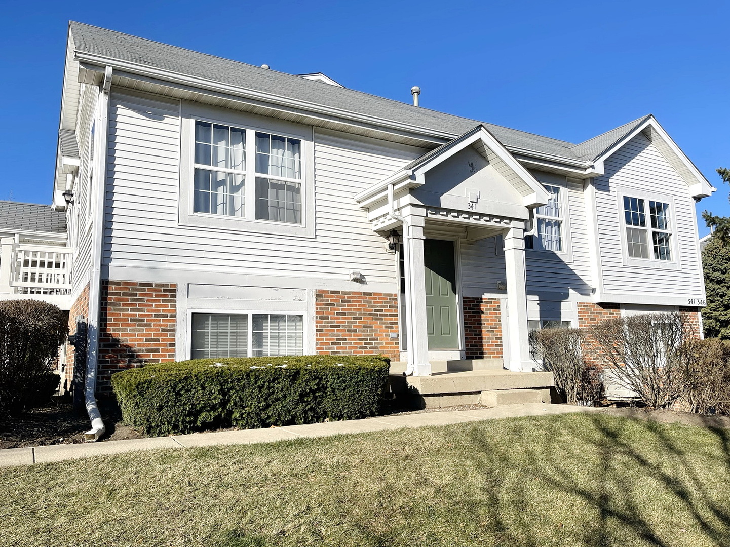 341 Holiday Lane, Hainesville, IL