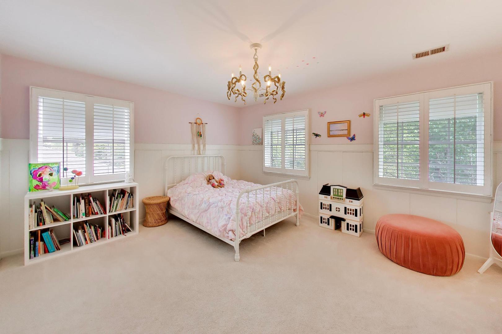 5340 Wolf Road, Western Springs, IL
