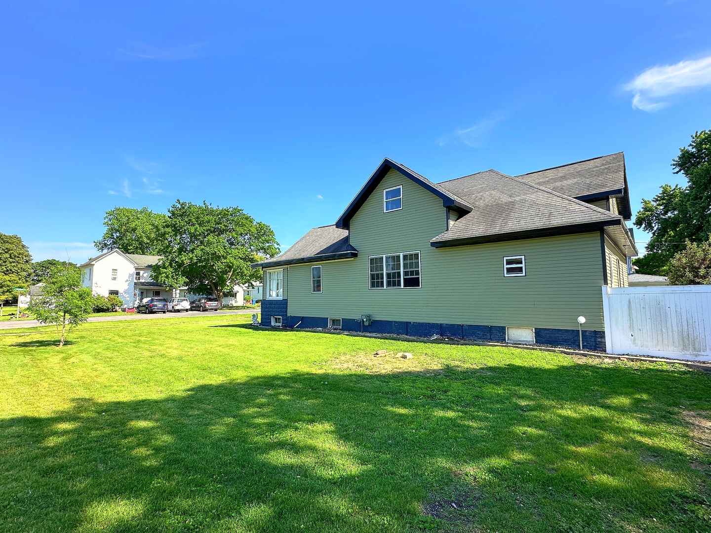 401 S Jackson Street, Flanagan, IL