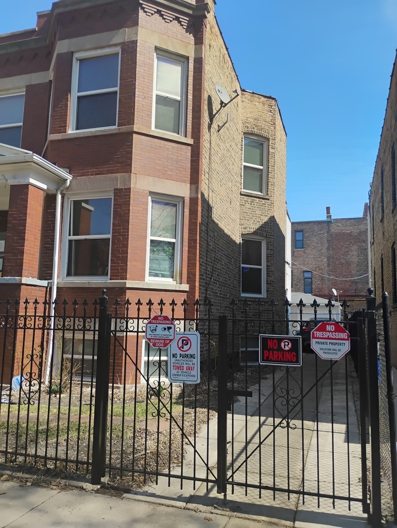 2441 N Hamlin Avenue, Chicago, IL