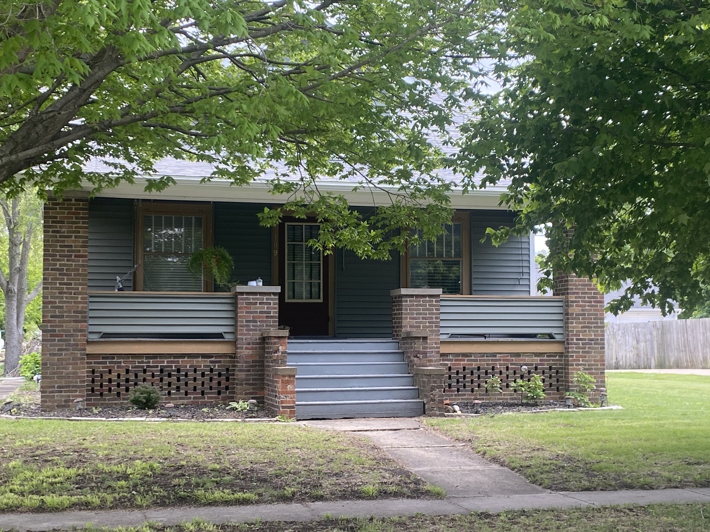 109 Washington Street, Benson, IL