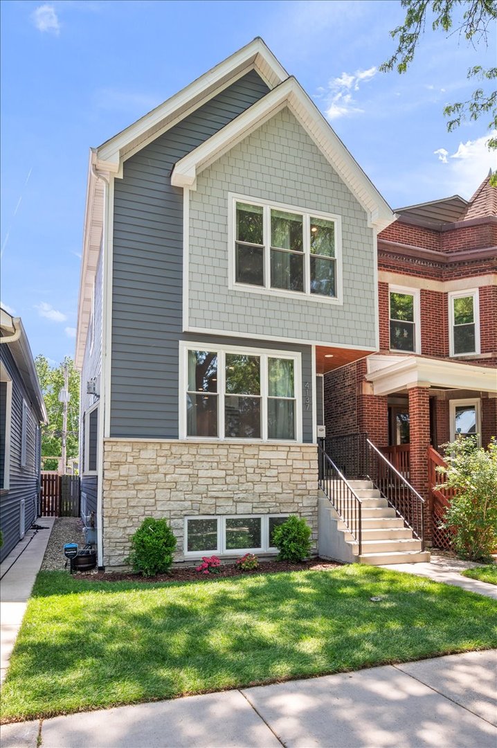 4137 N Lawndale Avenue, Chicago, IL