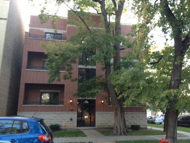 2656 N Hamlin Avenue #2S, Chicago, IL