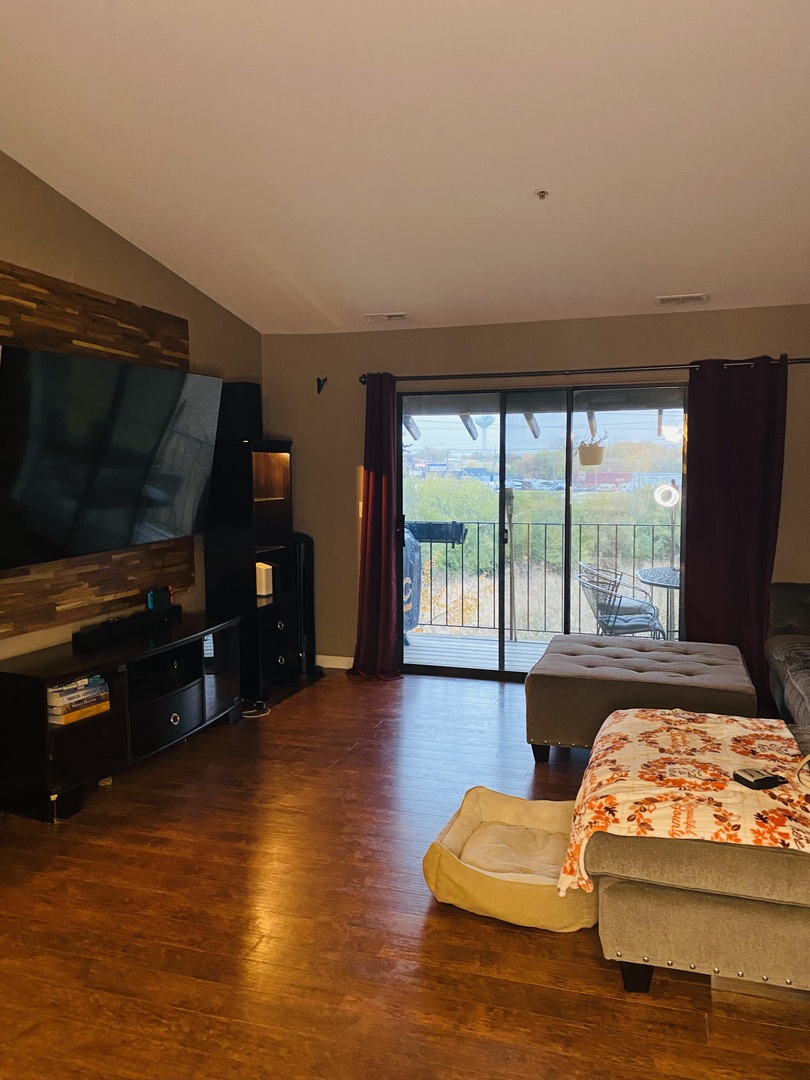 21W581 North Avenue #83, Lombard, IL