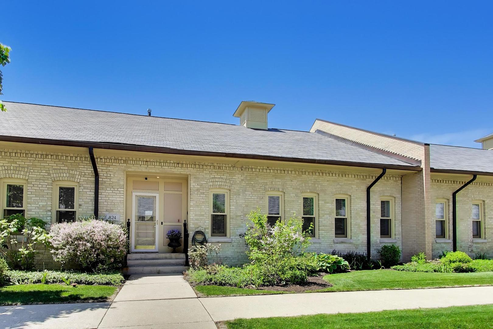 824 Stables Court #824, Highwood, IL