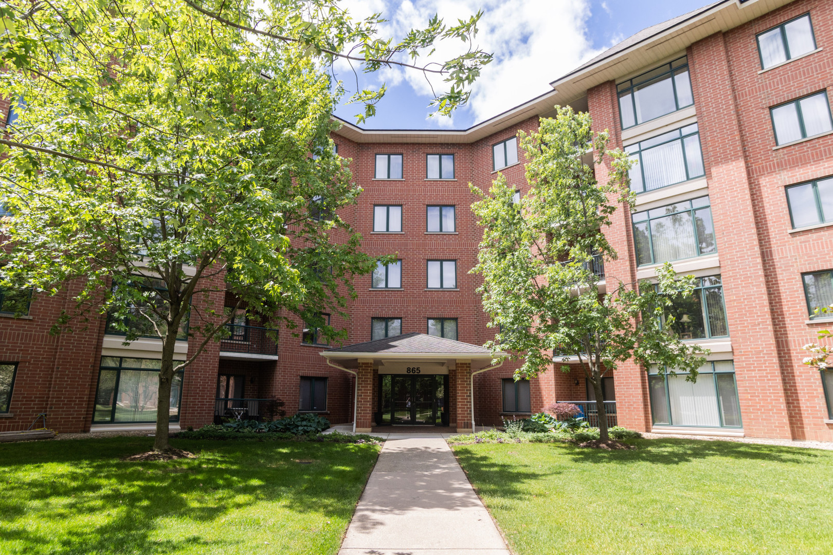 865 E 22nd Street #302, Lombard, IL