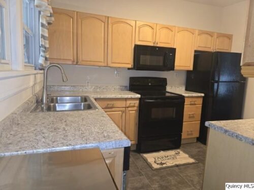 210 Main, Carthage, IL