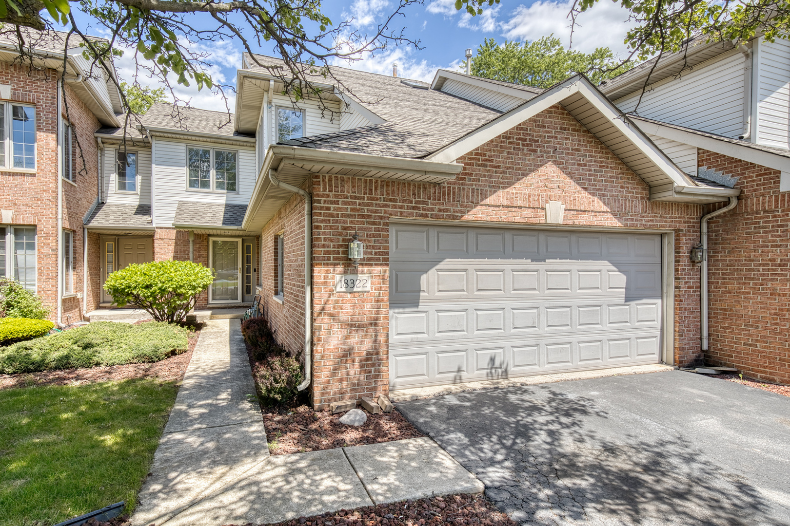 18322 Pond View Court, Tinley Park, IL