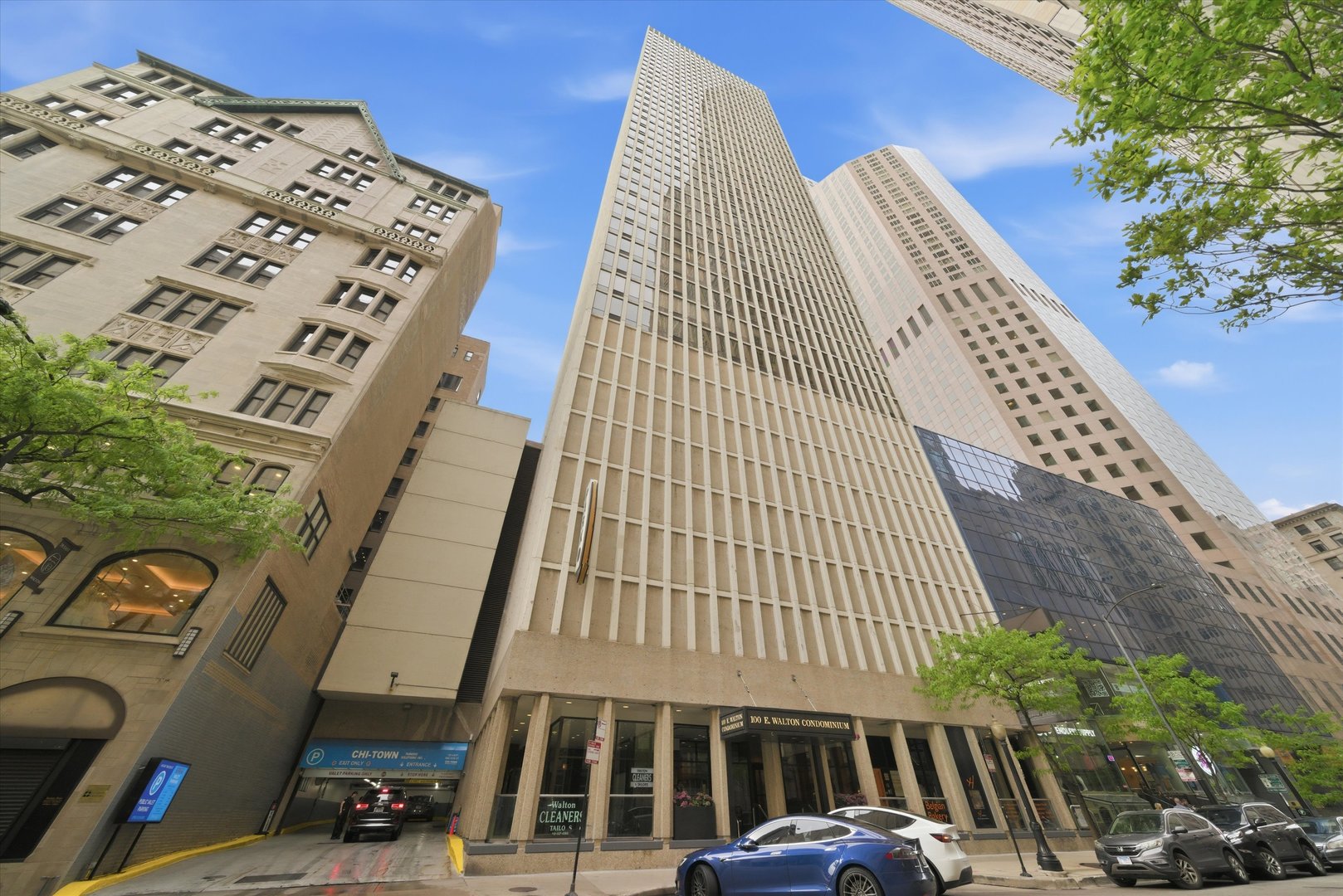 100 E Walton Street #27D, Chicago, IL