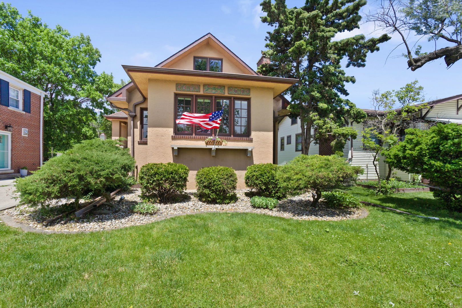 342 Lawton Road, Riverside, IL