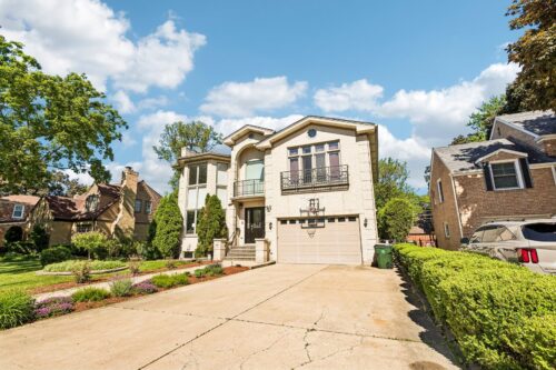 6843 N Kilpatrick Avenue, Lincolnwood, IL