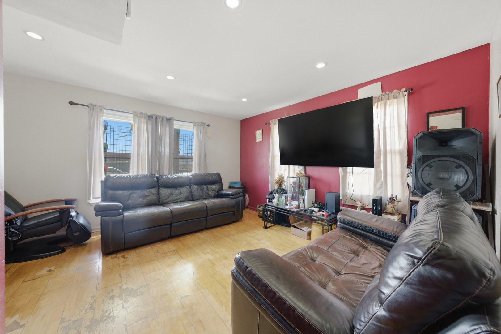 7420 W 64th Place, Summit, IL